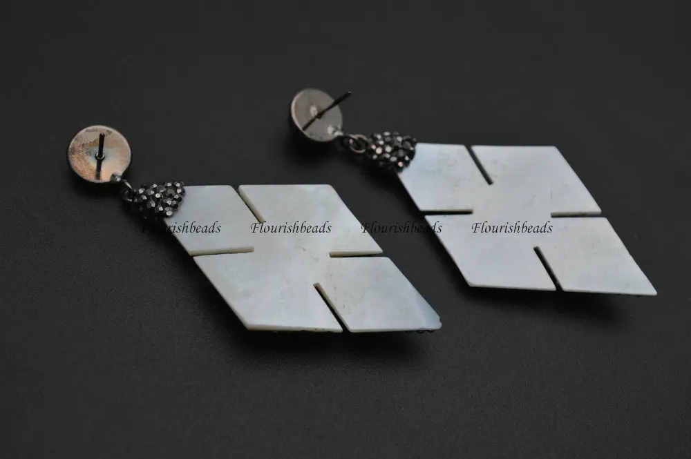 Серьги подвески с красным камнем на белом корпусе в форме ромба|earrings fashion|black