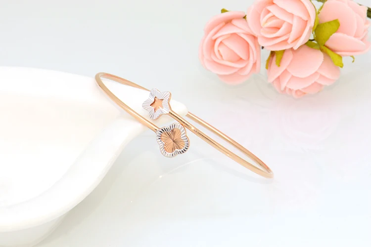 

18K gold red and white four-leaf clover five-pointed star open bracelet female models