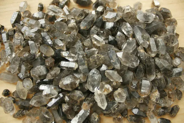 Черный бриллиант однократные кварцевые кристаллы 100 г|crystal crystal|crystal rawcrystal black |