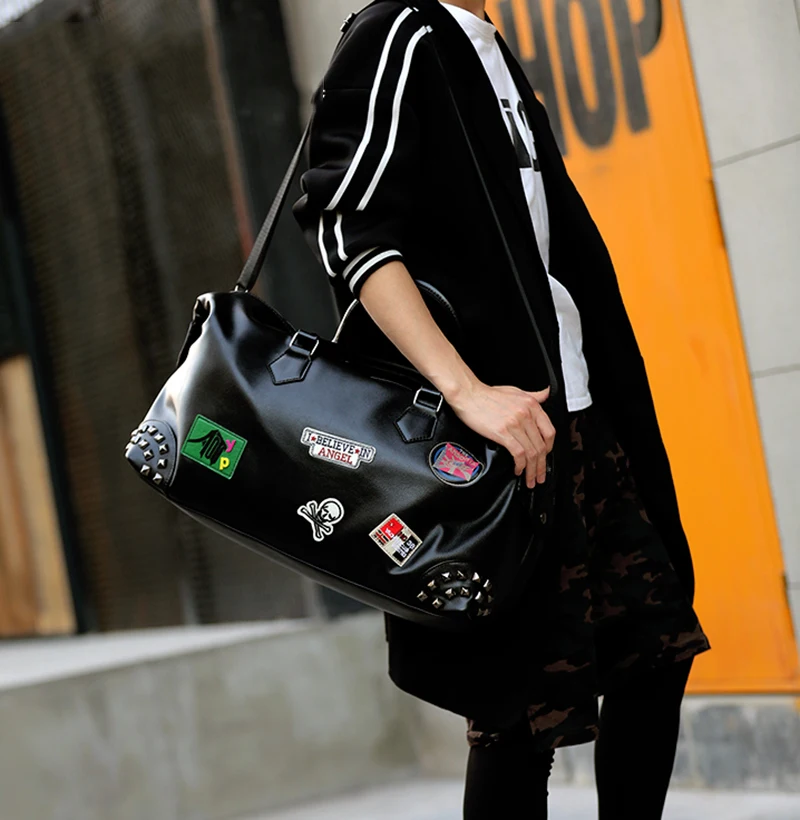 Мужские спортивные сумки из мягкой искусственной кожи с заклепками, спортивная сумка на плечо, дорожная сумка с узором XA626WD