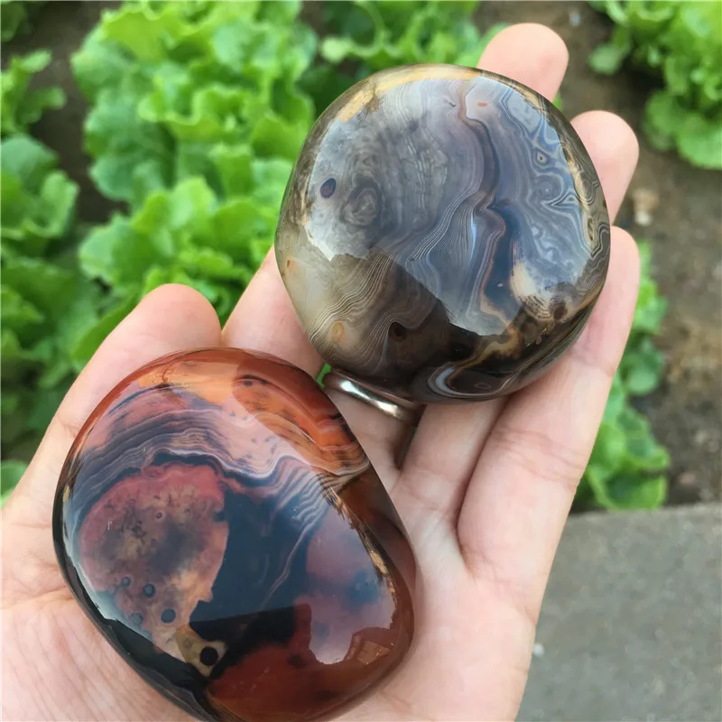 Фотообои! Красивые Натуральные драгоценные камни и минералы sardonyx с ладонью