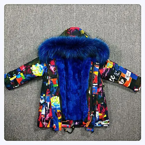 Purple Royal Blue Парка с натуральным мехом для мальчиков и девочек зимняя теплая куртка с граффити детская одежда пальто с капюшоном из натурального меха енота подкладка из натурального кроличьего меха TZ373 - Цвет: Purple Royal Blue