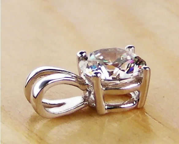 1CT блестящая бижутерия повезло кулон слайд 750 Цепочки и ожерелья искусственные бриллианты SONA кулон Обручение 750 золотые украшения камень-оберег