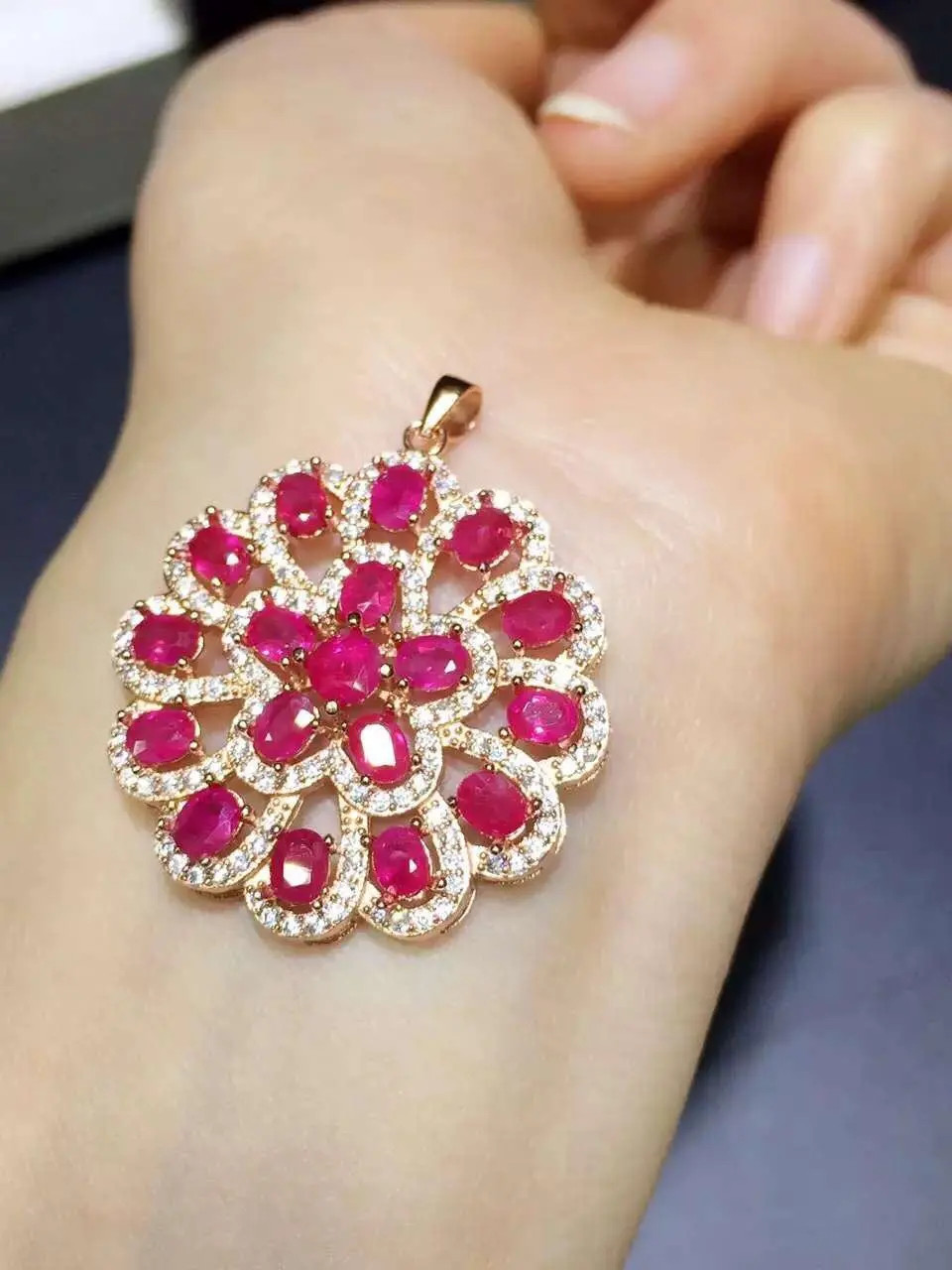 2017 настоящие воротники Qi Xuan_Red stone Модный кулон Necklaces_Real Necklaces_Quality guarantied_manufacturer