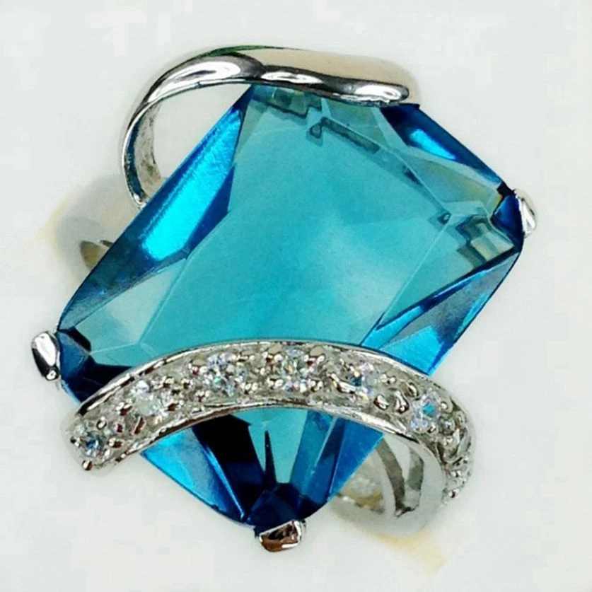 Женское винтажное обручальное кольцо с синим и фиолетовым фианитом | Украшения