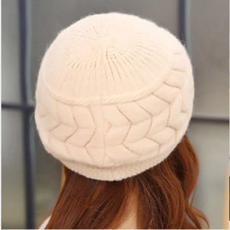 2018 новые модные шапки женские зимние короткие поля теплая вязаная шапка для