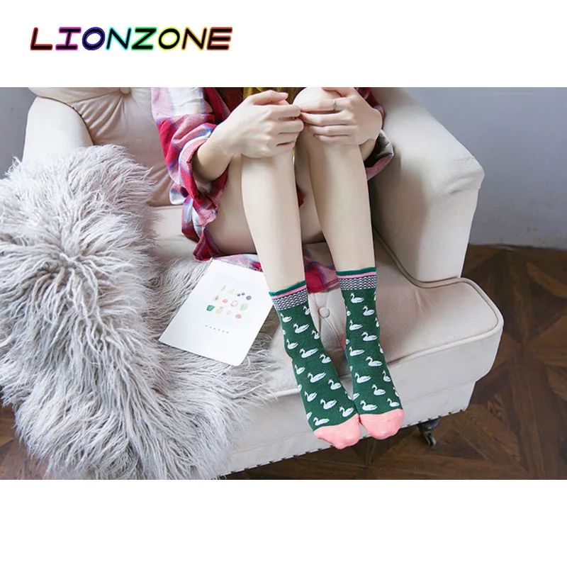 LIONZONE Лебеди носки с животными ногами 4 цвета Doces Japoneses Calcetines Веселые женские |