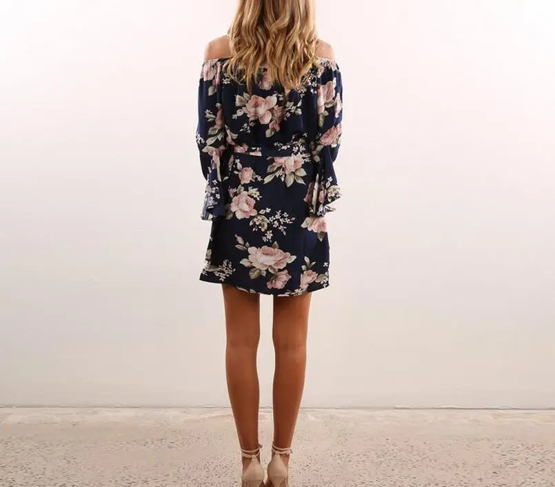 Женское винтажное платье с открытыми плечами белое короткое цветочным принтом