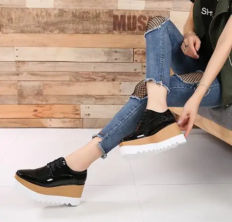 black patent ; женская обувь на платформе; 31 цвет; обувь из натуральной кожи на танкетке с квадратным носком; горячая распродажа; обувь, увеличивающая рост; цвет бежевый; Размеры 35-41 - Цвет: black patent
