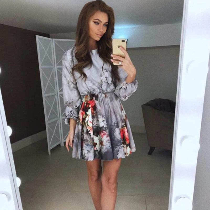 Женское осеннее платье с цветочным принтом свободное круглым вырезом и длинными