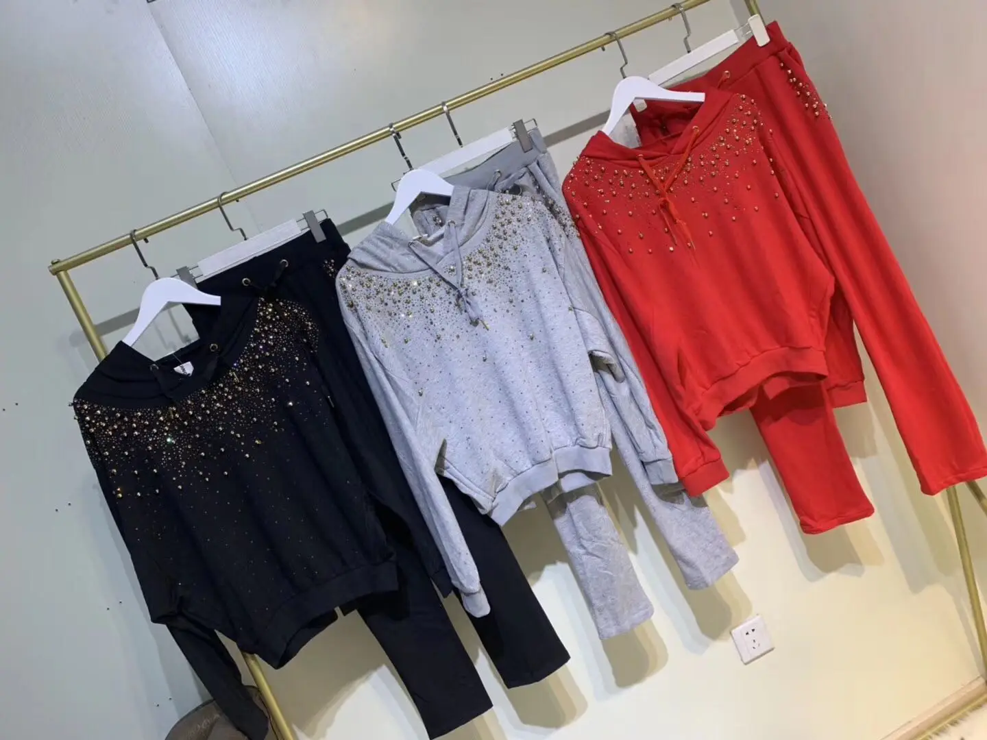 

2020 Limited Sale Heavy Industry Beaded Sportswear Women's Two-piece Spring Street Cap With Tops And Casual Pants Set 2 Piece