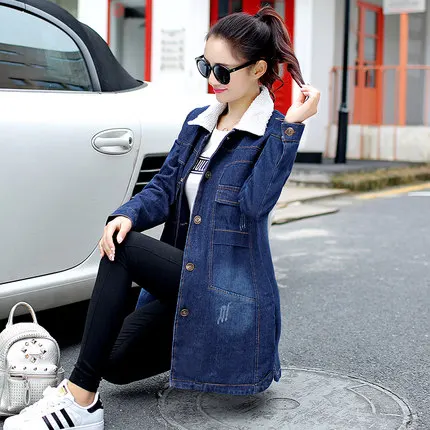 Женская джинсовая куртка длинная приталенная большого размера на весну и осень