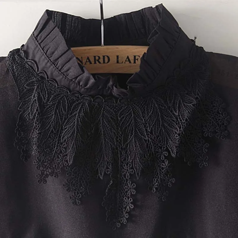 Женская кружевная блузка белая со съемным воротником |