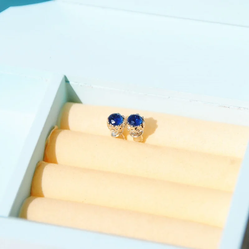 Женские серьги гвоздики с кристаллами маленькие простые в форме короны