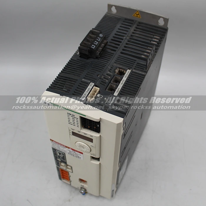 Бесплатная доставка Стоимость AC Servo Drive LXM32CD72N4 используется в хорошем состоянии |