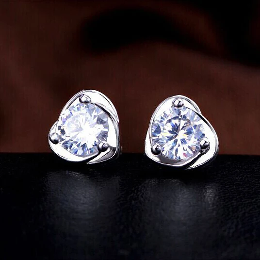 Женские серьги-пусеты в форме сердца циркониевые Серьги-пусеты новинка 2016 |