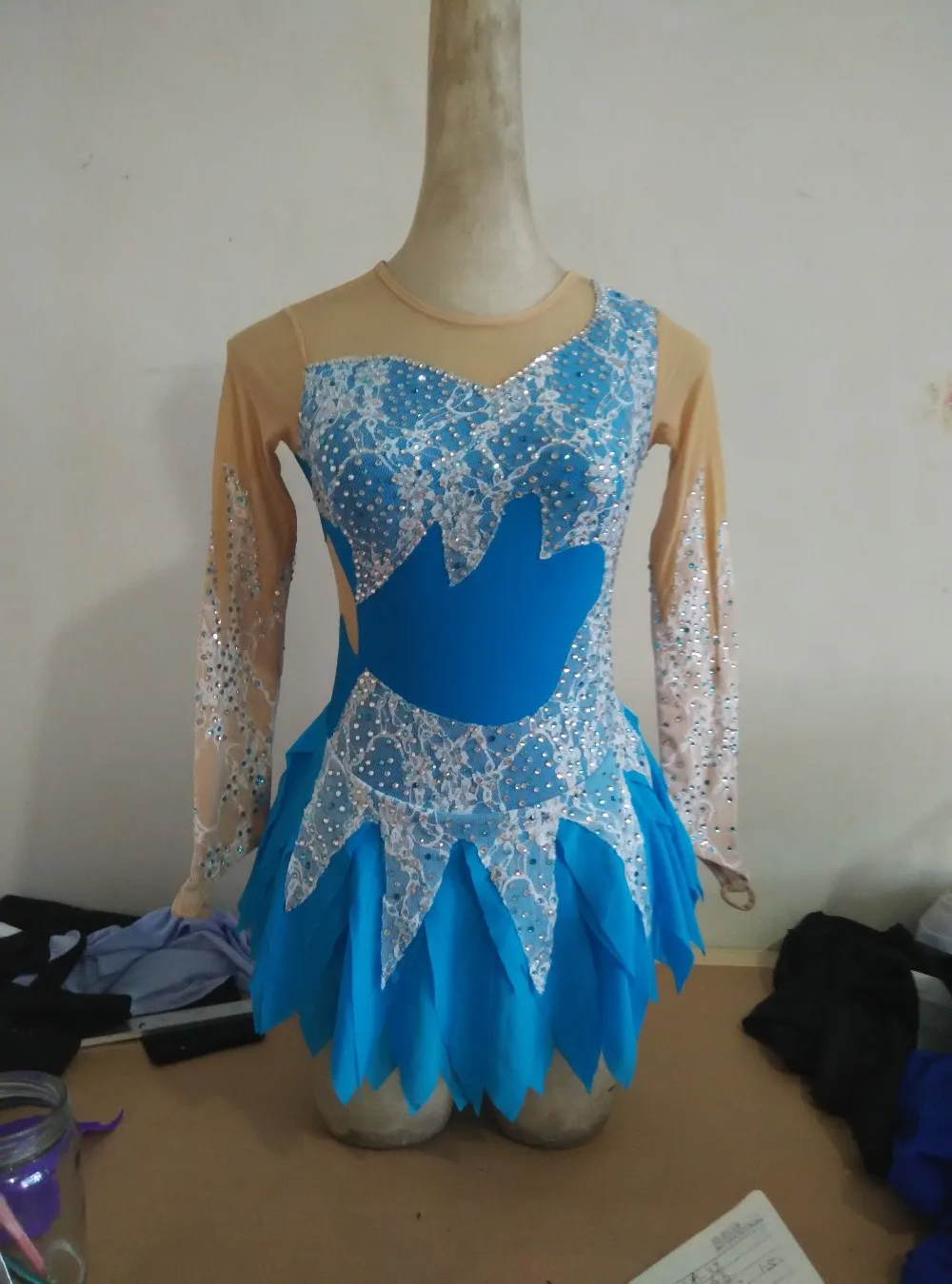 Бесплатная доставка skybluefigure платье для катания на коньках/Baton Twirling/танцевальный