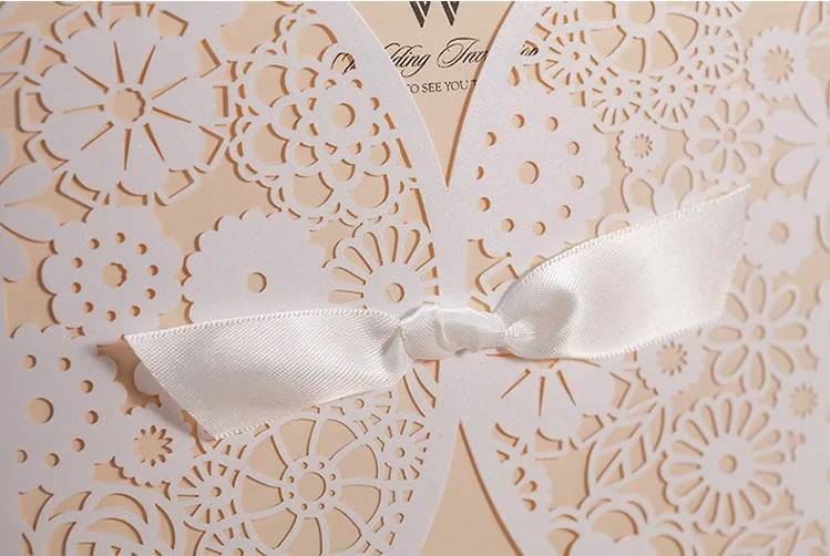 Персонализированные лазерная резка полые Дизайн белого цвета свадебные