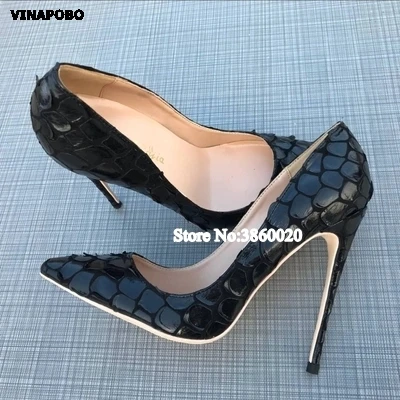 Женские туфли на шпильке 12 см черные лодочки из кожи со змеиным принтом и острым