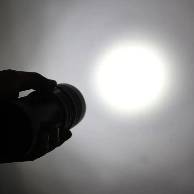 Суперсветильник ный светодиодный фонарик 15T6 водонепроницаемый перезаряжаемый