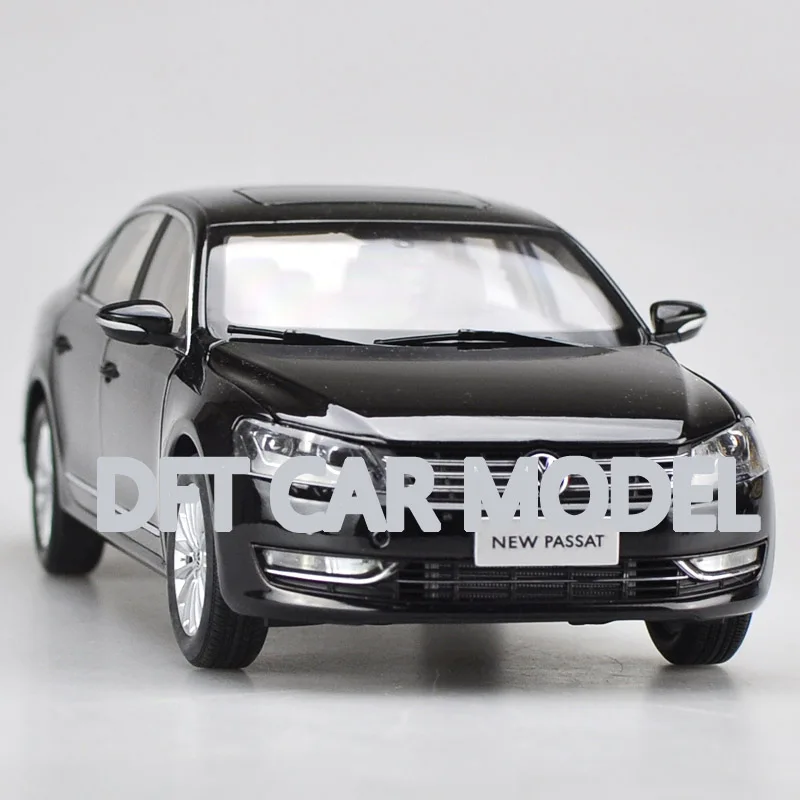 Литая модель автомобиля PASSAT 2011 1:18 из сплава оригинальные авторизованные