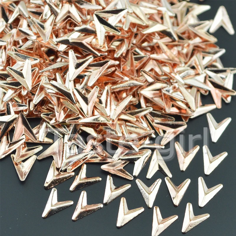 

500PCS arrowhead triangle champagne gold matel Rhinestones For 3D Nail Art Tips Decoration beauty Styling Accessories Tools