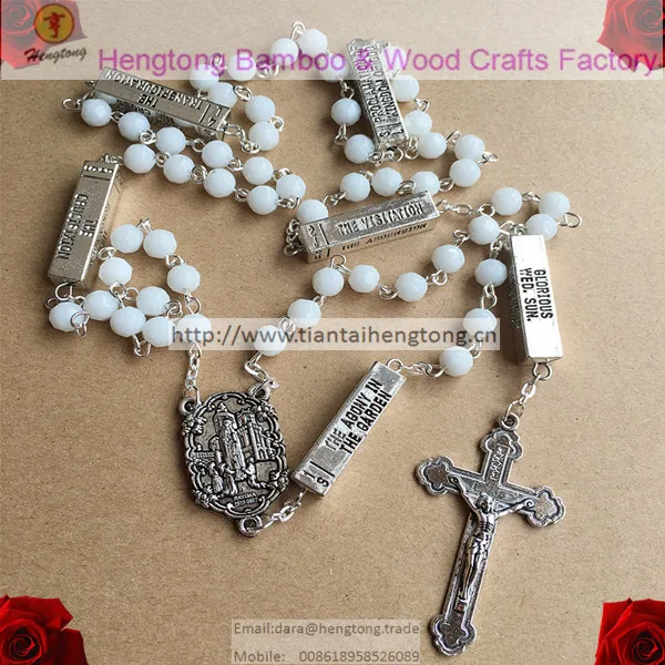 Четки из белого стекла диаметром 6 мм фотография с медалью Фатимы католическое