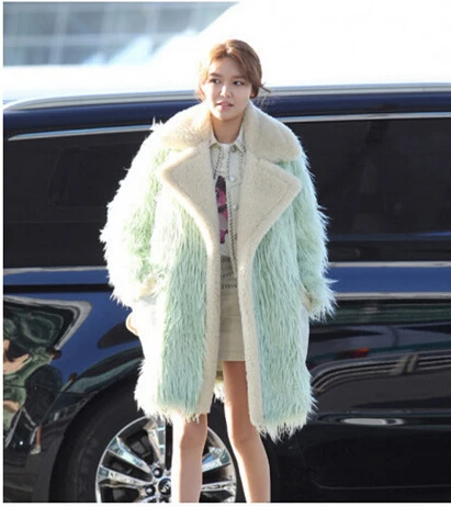 Женское длинное пальто с искусственным мехом зеленое пушистое верхняя одежда