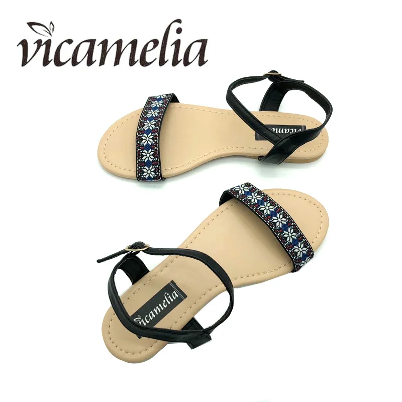 Vicamelia/ г. Летние пляжные сандалии женская повседневная обувь на плоской подошве с пряжкой женские модные шлепанцы с открытым носком и цветочной вышивкой 558