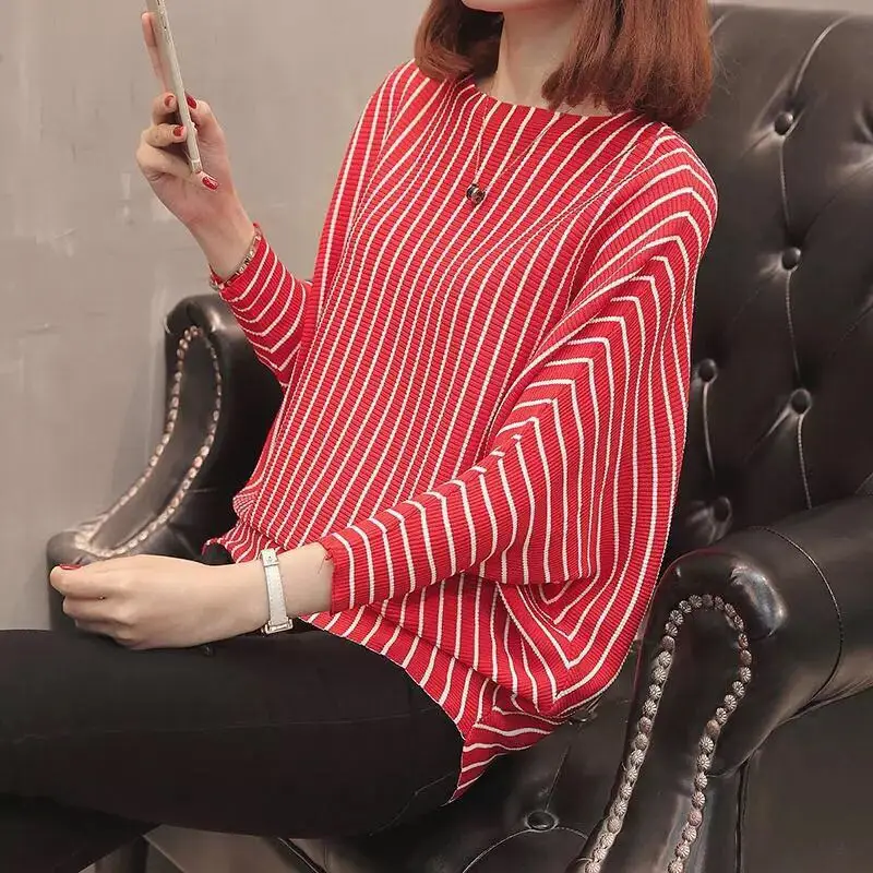 

Women Fashion Casual Striped Short Knitted Sweater Bat Sleeves Loose Large Size Sweater Knitted Sweater Woman New