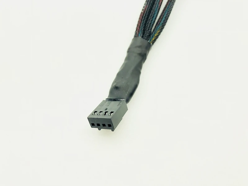 Разветвитель кабеля в черной оплетке 30 см один 4 контактный гнездовой разъем