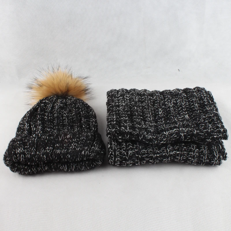 Женская зимняя шапка с шарфом из натурального меха енота помпоном для женщин