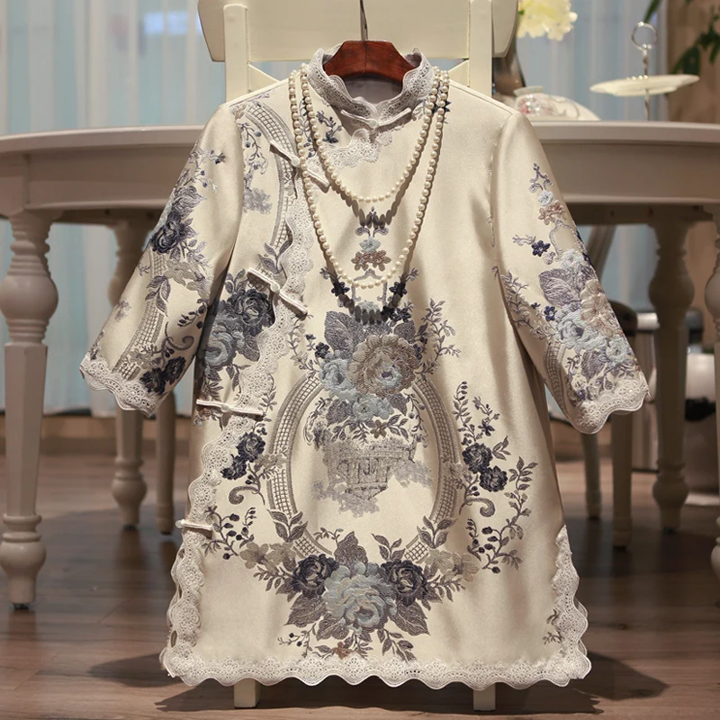 2017 New hot Chinese national Costume cheongsam Long Daily dress Chi-pao China clothing QiPao aristocratic mien smart clothes |