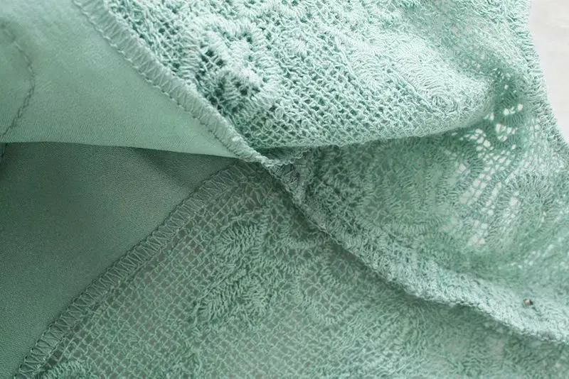 Женское платье с круглым вырезом VOGUEIN зеленое кружевное средней длины короткими