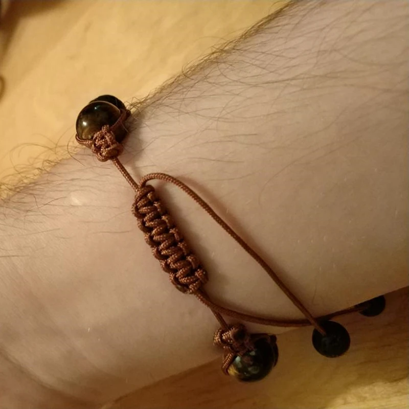 Мужской браслет с тигровым глазом черный камень из вулканической лавы бисер 12 мм