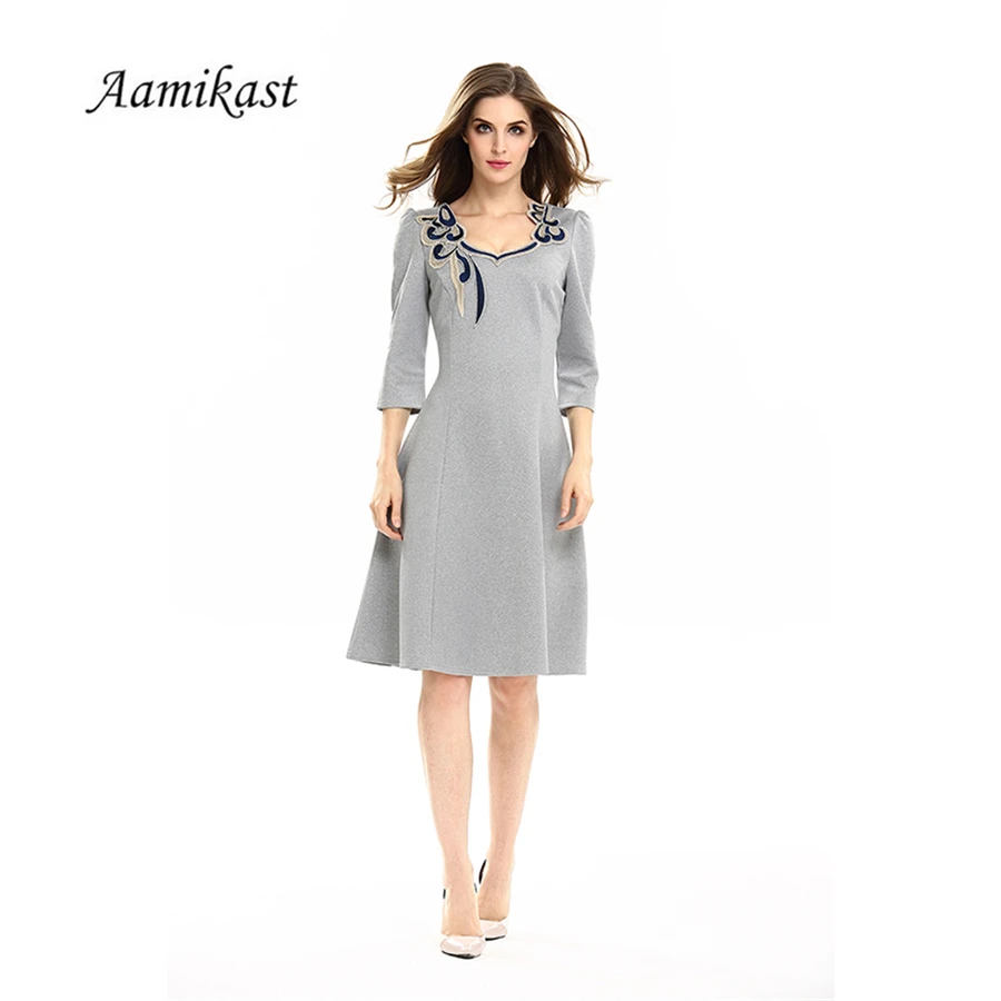 Женское элегантное платье с аппликацией и цветочной вышивкой вязаное крючком