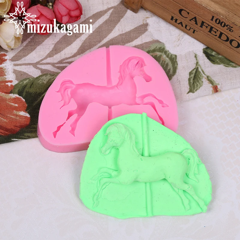 1PCS UV Resin Jewelry Liquid Silicone Mold Animal Carousel Shape Resin Molds For DIY Pendant Charms Making Jewelry 1pcs uv resin jewelry liquid silicone mold christmas snowflake resin charms molds for diy pendant jewelry making finding molds