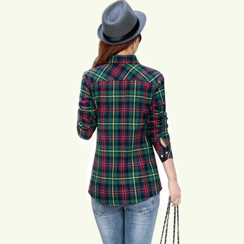 Разноцветная теплая женская рубашка в клетку с отложным воротником зимние