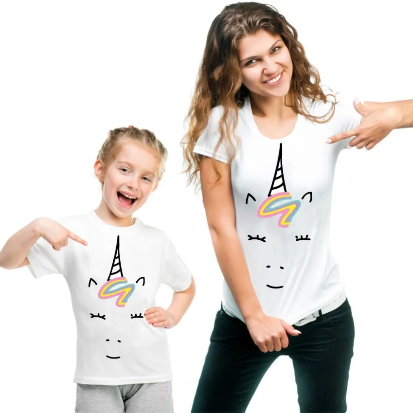 Одежда для мамы и дочки с единорогом одинаковые комплекты семьи футболка