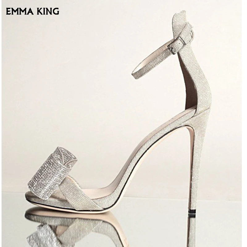 Новинка Серебристые женские сандалии со стразами и бантом Женская обувь для