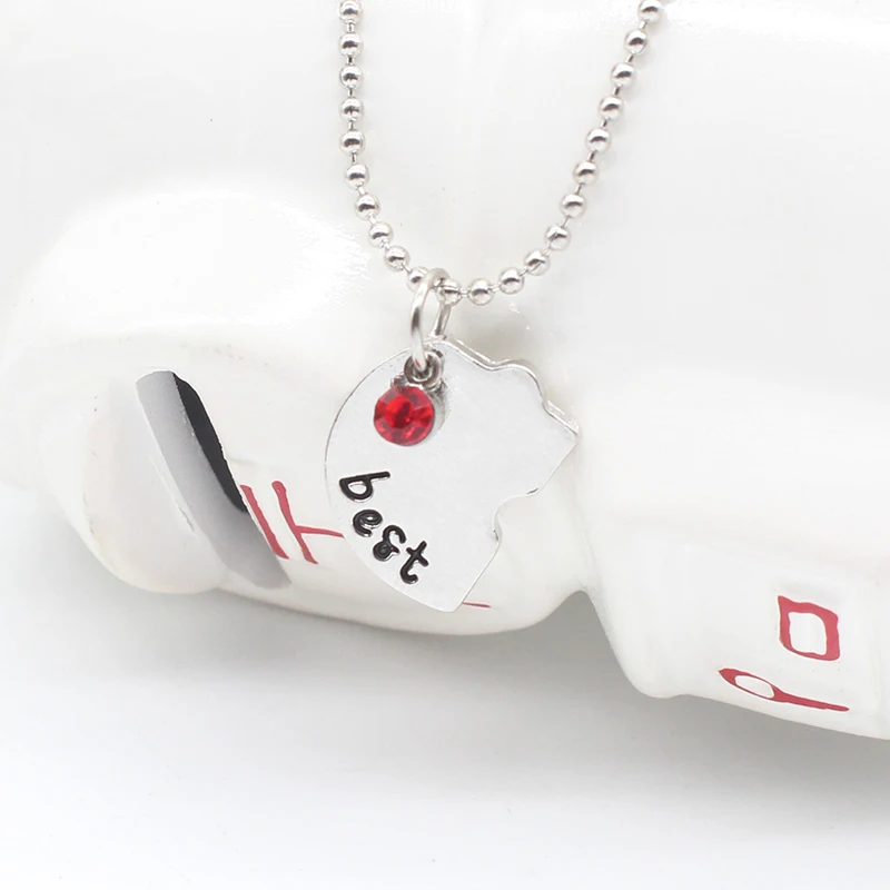 

4 Pcs/Set Trendy Best Friend Broken Heart Pendant Necklace Inlaid Rhinestone Alloy Necklace For Men Women Besr Friend Gift