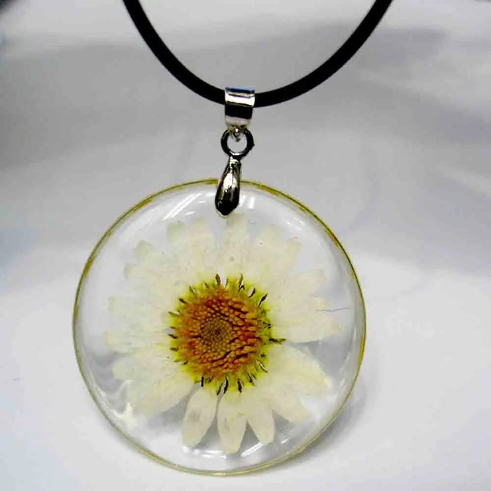 Ожерелье ручной работы в стиле бохо Круглый прозрачный цветок ромашки из смолы