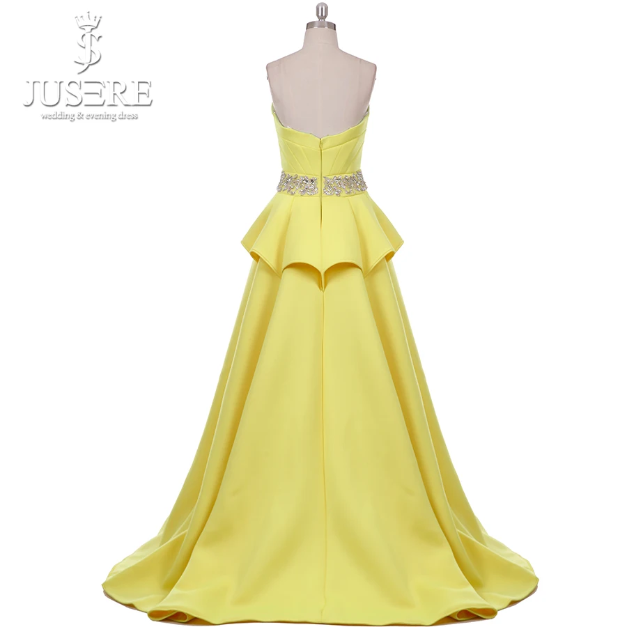 Женское вечернее платье со шлейфом ярко-желтое с баской на талии стразами и