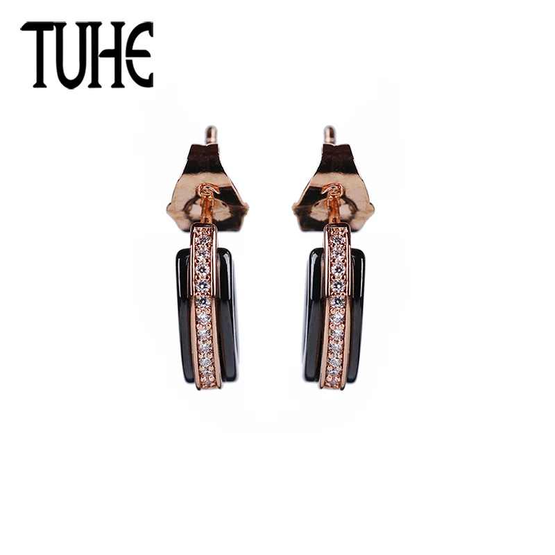 Женские керамические серьги-гвоздики однорядные черные серьги из розового