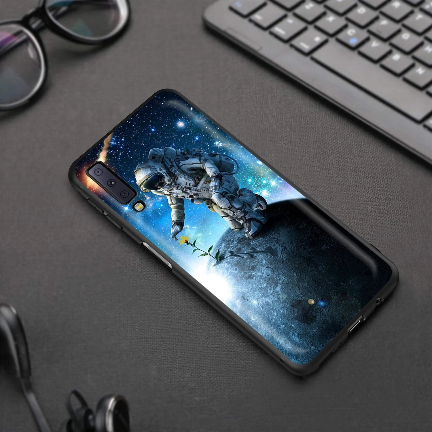 Чехол с космосом Love Moon астронавтом для Samsung Galaxy J6 A9 A8 A7 A70 A6 A5 A50 A40 A30 A3 A10 A51 A71 A81 A91 2018 |