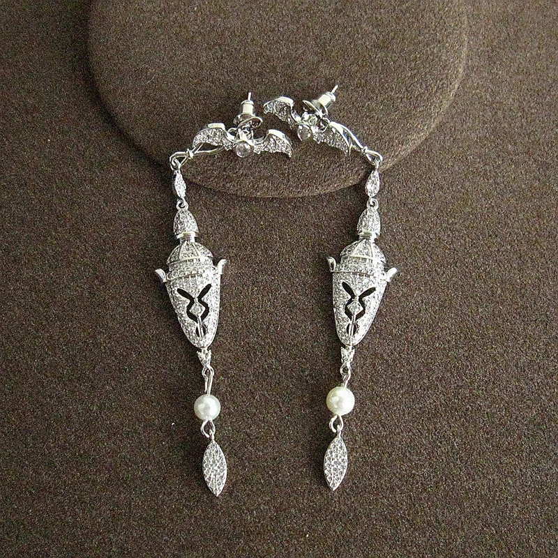 Модные индивидуальные серьги в виде маски и дубинки с кубиками циркона ААА