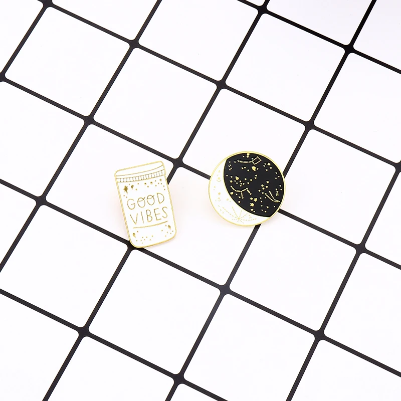 2 шт./компл. черная белая брошь в виде созвездия Луны с изображением героев