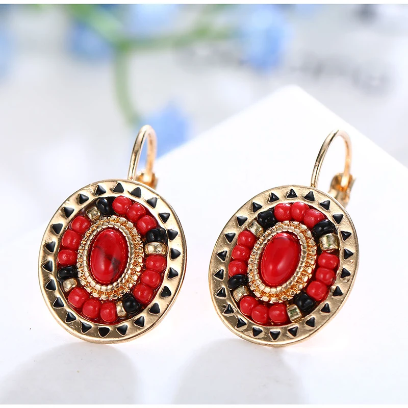 Женские этнические серьги клипсы красный черный камень из смолы богемные