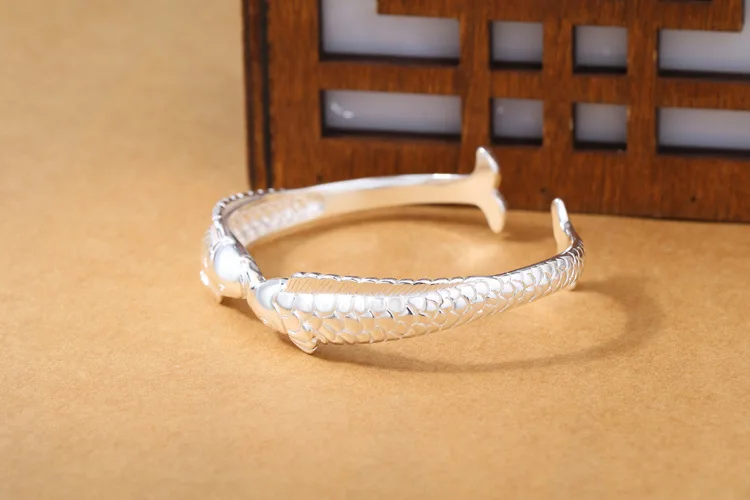 4478224736_1039125567