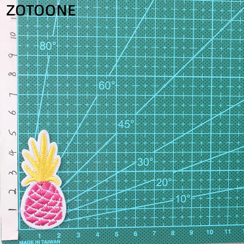 1743 ZOTOONE железные нашивки в форме единорога для полосатая одежда вышитые Diy странные вещи жалованья Фламинго милый патч стикер Аппликация G - Цвет: 1743